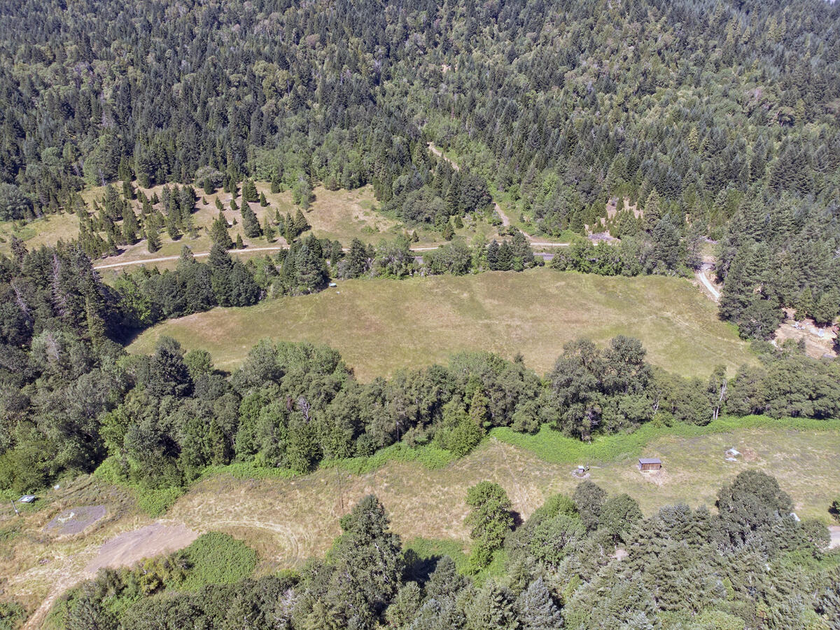 1090 Tunnel Road Glendale, OR 97442 - Photo 42 of 53 41