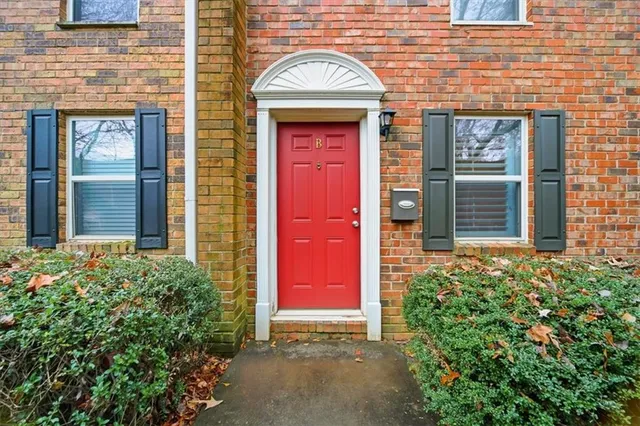 $295,000 | 115 Winding River Drive, Unit B, Atlanta, GA 30350