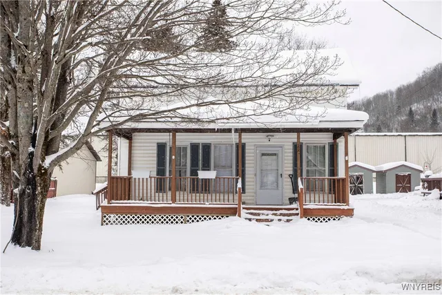 $299,900 | 22 Mill Street, Ellicottville, NY 14731