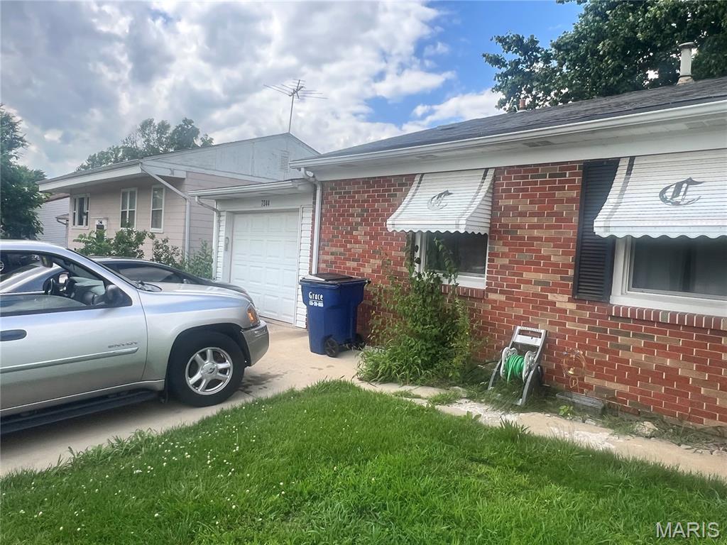 7344 Mexico Road St. Peters, MO 63376 - Photo 3 of 21
