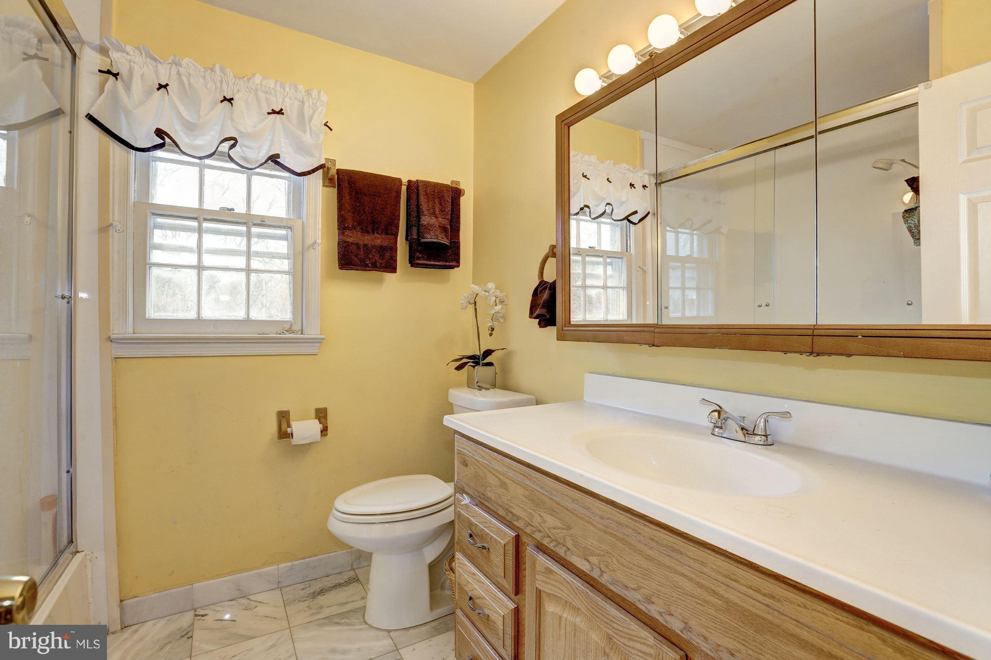 809 Bonifant Road Silver Spring, MD 20905 - Photo 22 of 30 Bath