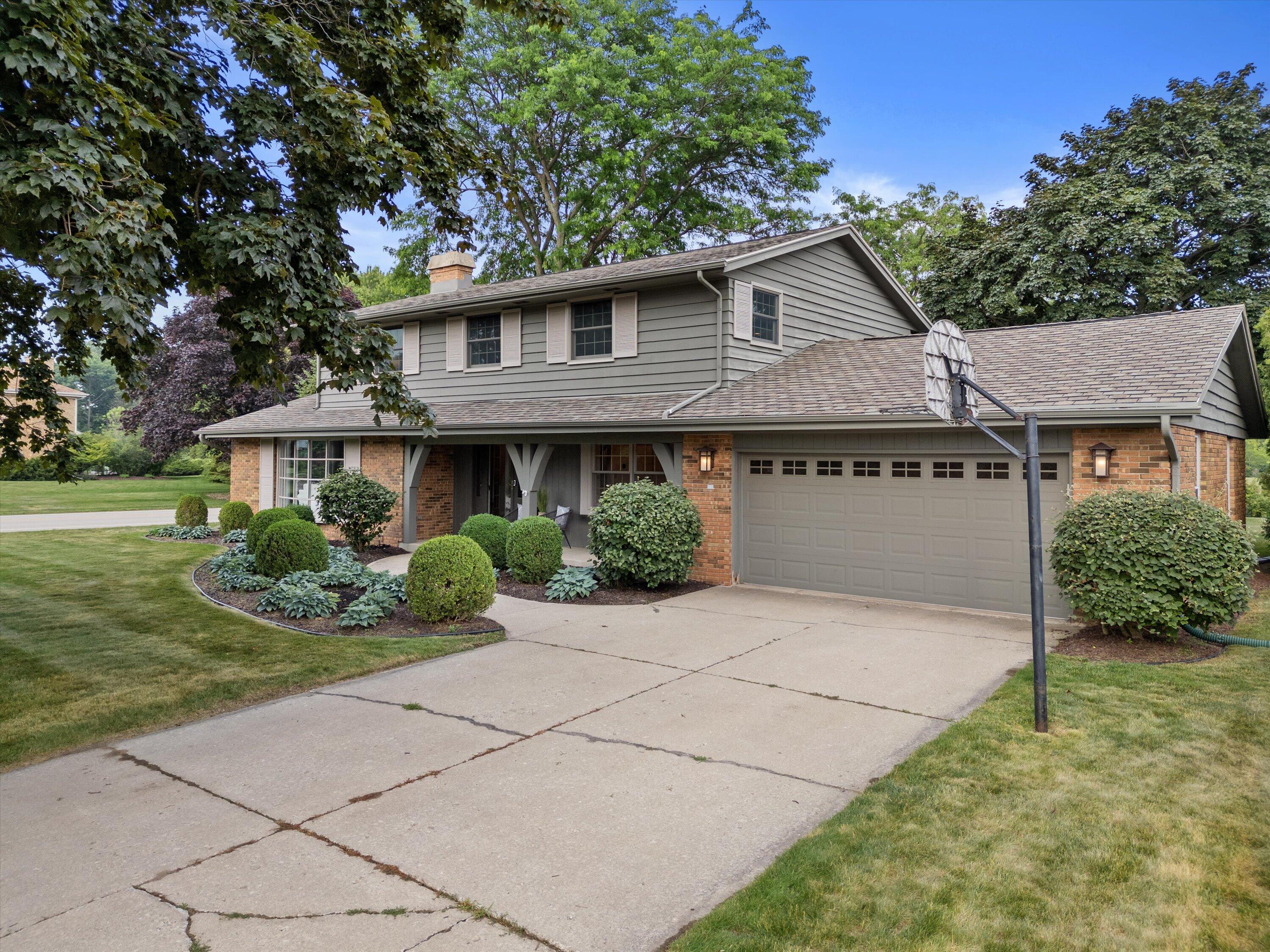 1 Shorewood Court Wind Point, WI 53402 - Photo 2 of 44 02-DJI_0096