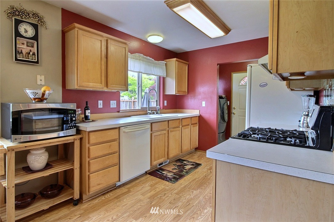 18310 Guava Street Southwest Rochester, WA 98579 - Photo 6 of 19