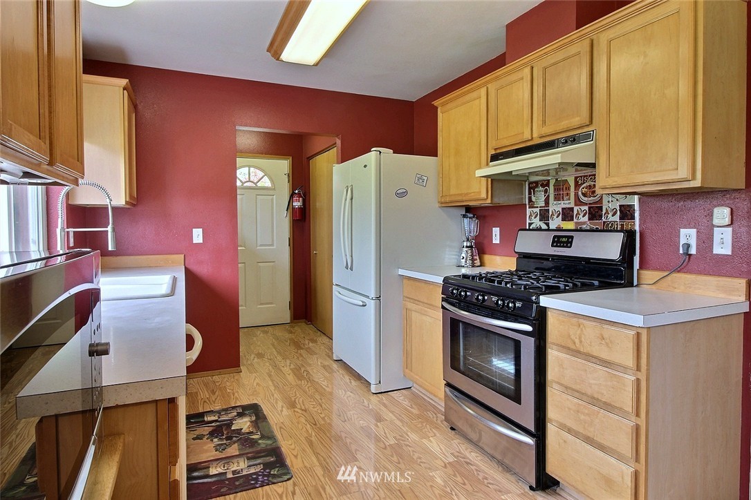 18310 Guava Street Southwest Rochester, WA 98579 - Photo 7 of 19