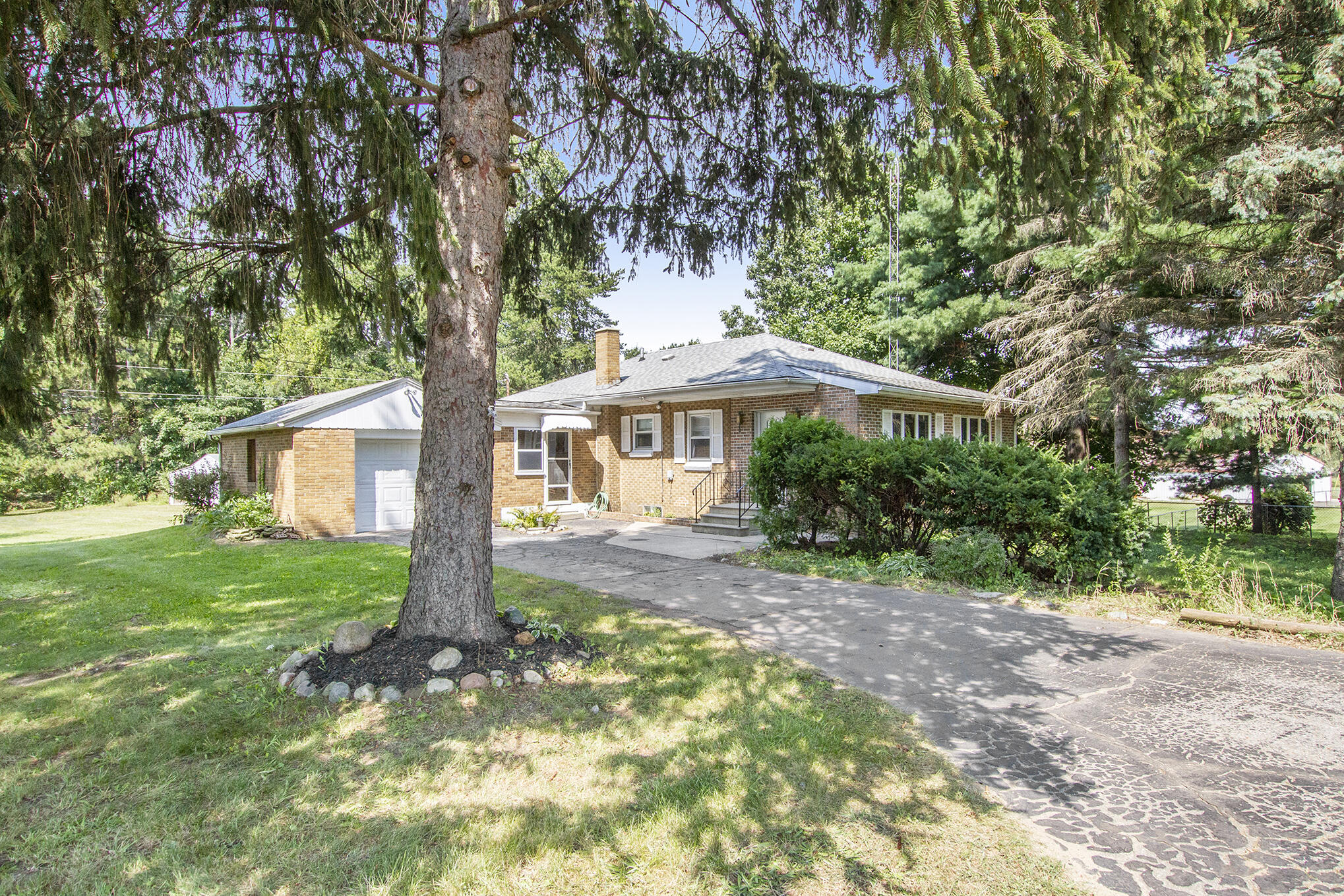 4520 Ann Arbor Road Jackson, MI 49201 - Photo 2 of 26 IMG_7036
