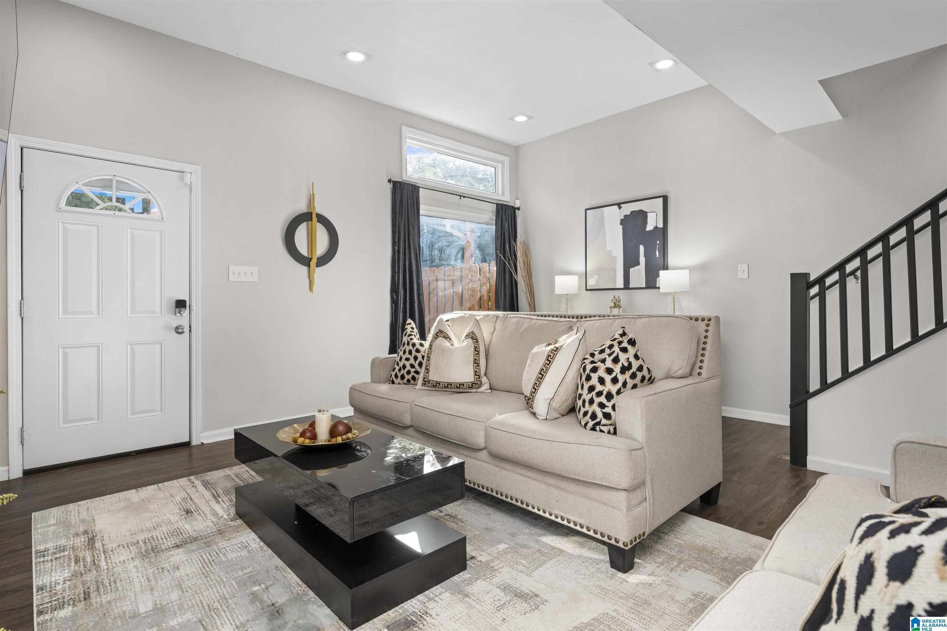 1842 Oakleaf Lane Center Point, AL 35215 - Photo 5 of 22 Gallery Image 5