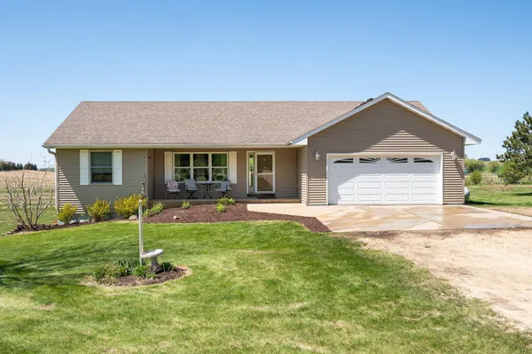 $575,000 | 24215 Joan Avenue, Hampton, MN 55031