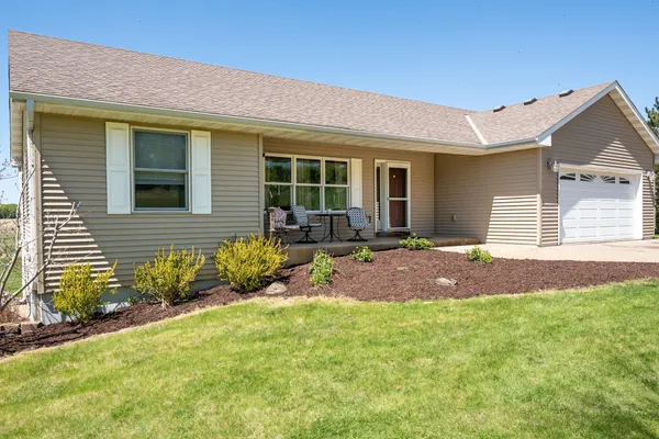 $575,000 | 24215 Joan Avenue, Hampton, MN 55031