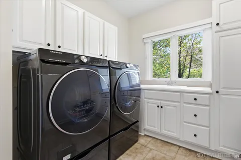 $949,900 | 2460 Bird Lane, Batavia, IL 60510