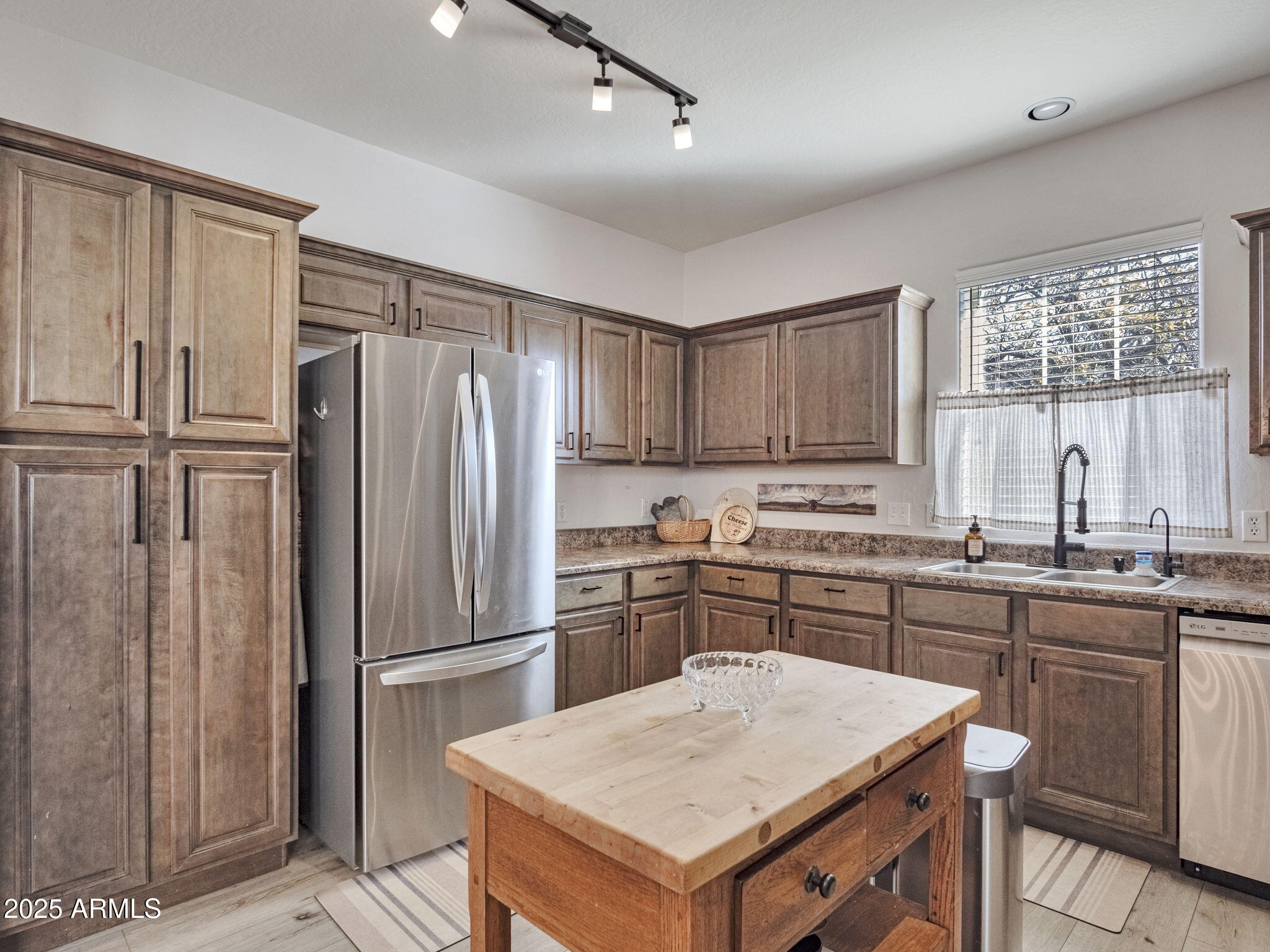 628 King Copper Road Clarkdale, AZ 86324 - Photo 8 of 25 Kitchen_3