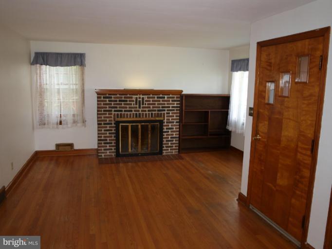 2129 Harkins Road Pylesville, MD 21132 - Photo 22 of 30 Living Room