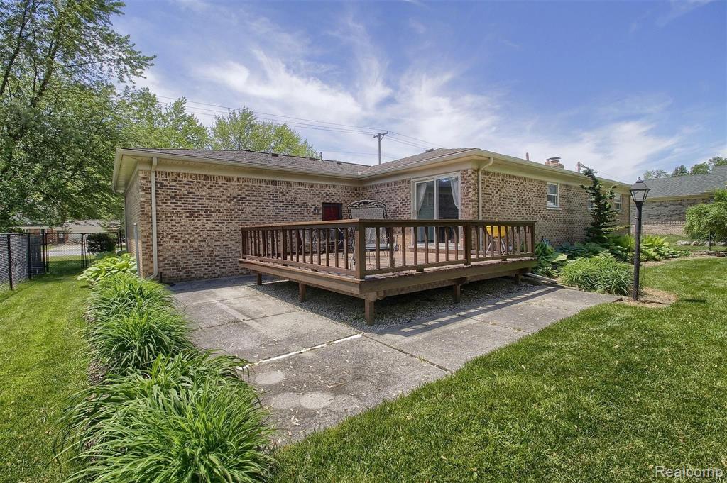 48969 Callens Road Chesterfield, MI 48047 - Photo 29 of 34