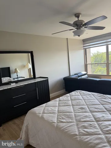 $350,000 | 1001 City Avenue, Unit E1129, Wynnewood, PA 19096