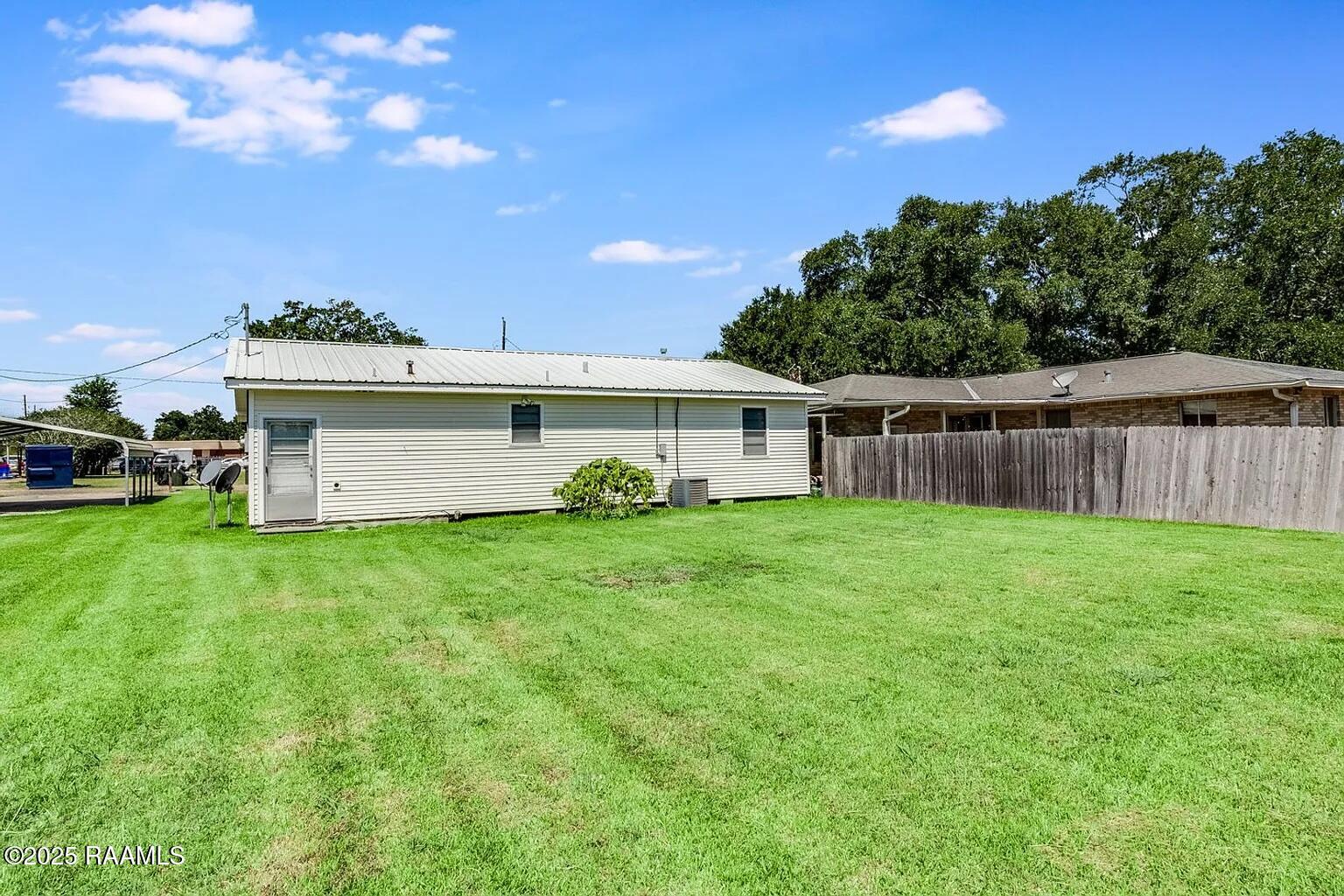 907 Elizabeth Street Scott, LA 70583 - Photo 14 of 14 907 Elizabeth - large backyard