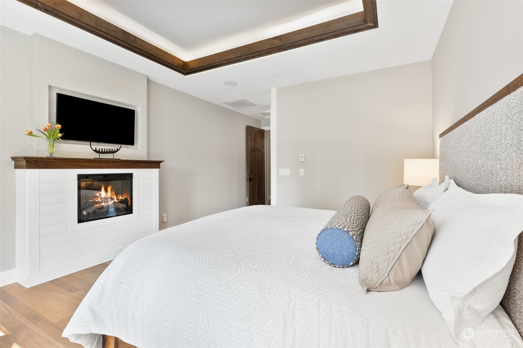 677 Larkspur Loop Cle Elum, WA 98922 - Photo 16 of 38 a bedroom with a bed and a flat screen tv