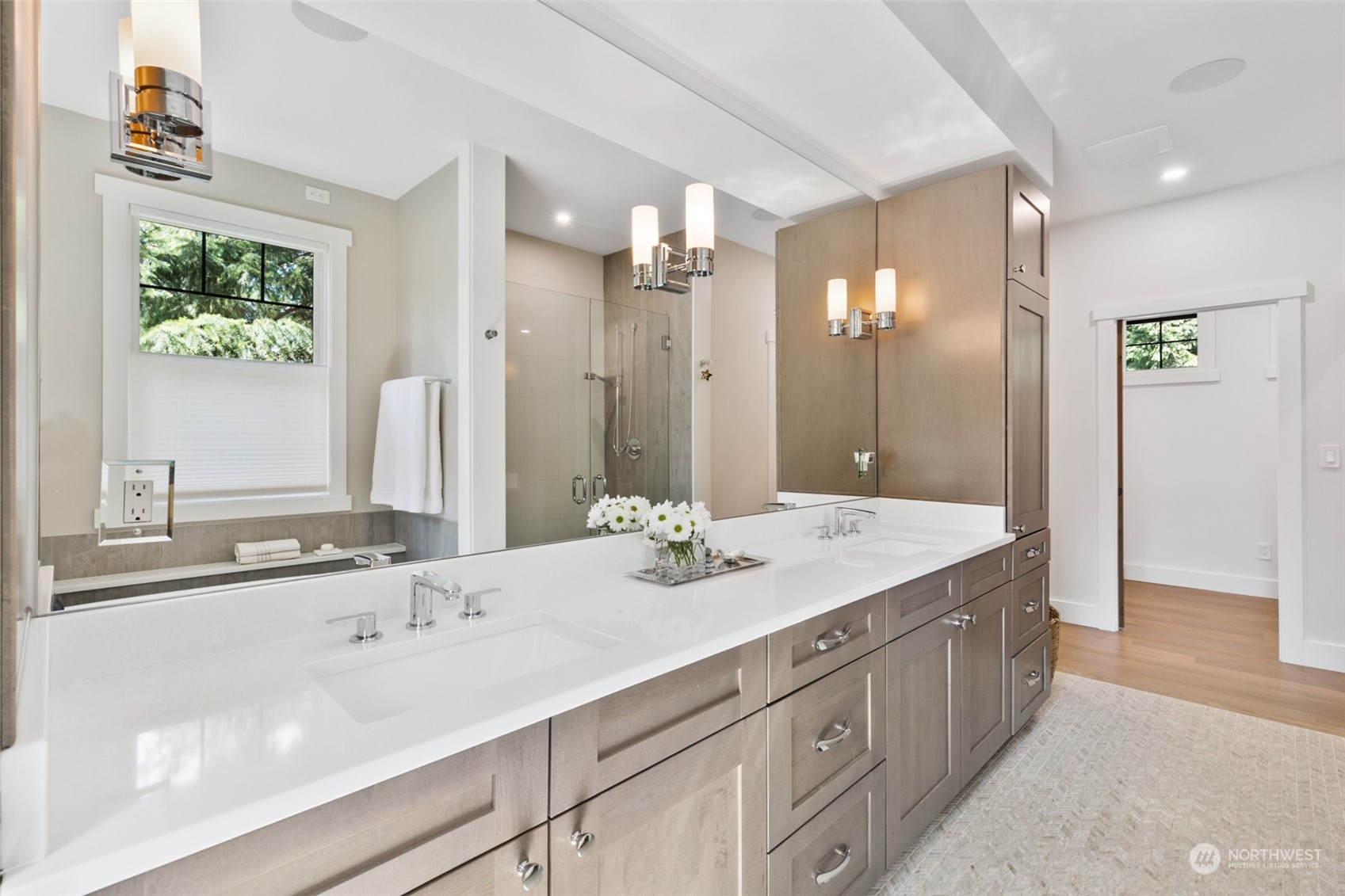 677 Larkspur Loop Cle Elum, WA 98922 - Photo 18 of 38 a bathroom with a sink and a mirror
