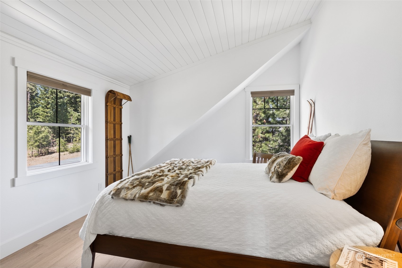 677 Larkspur Loop Cle Elum, WA 98922 - Photo 25 of 38 a bedroom with a bed and window