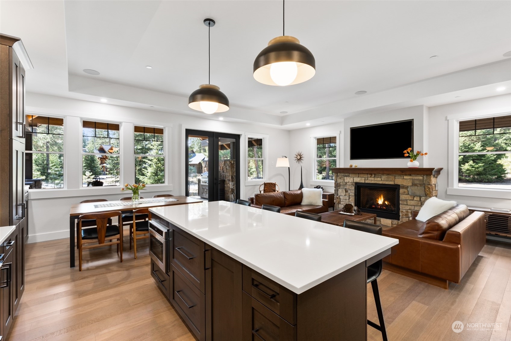 677 Larkspur Loop Cle Elum, WA 98922 - Photo 10 of 38 a large kitchen with a table and chairs