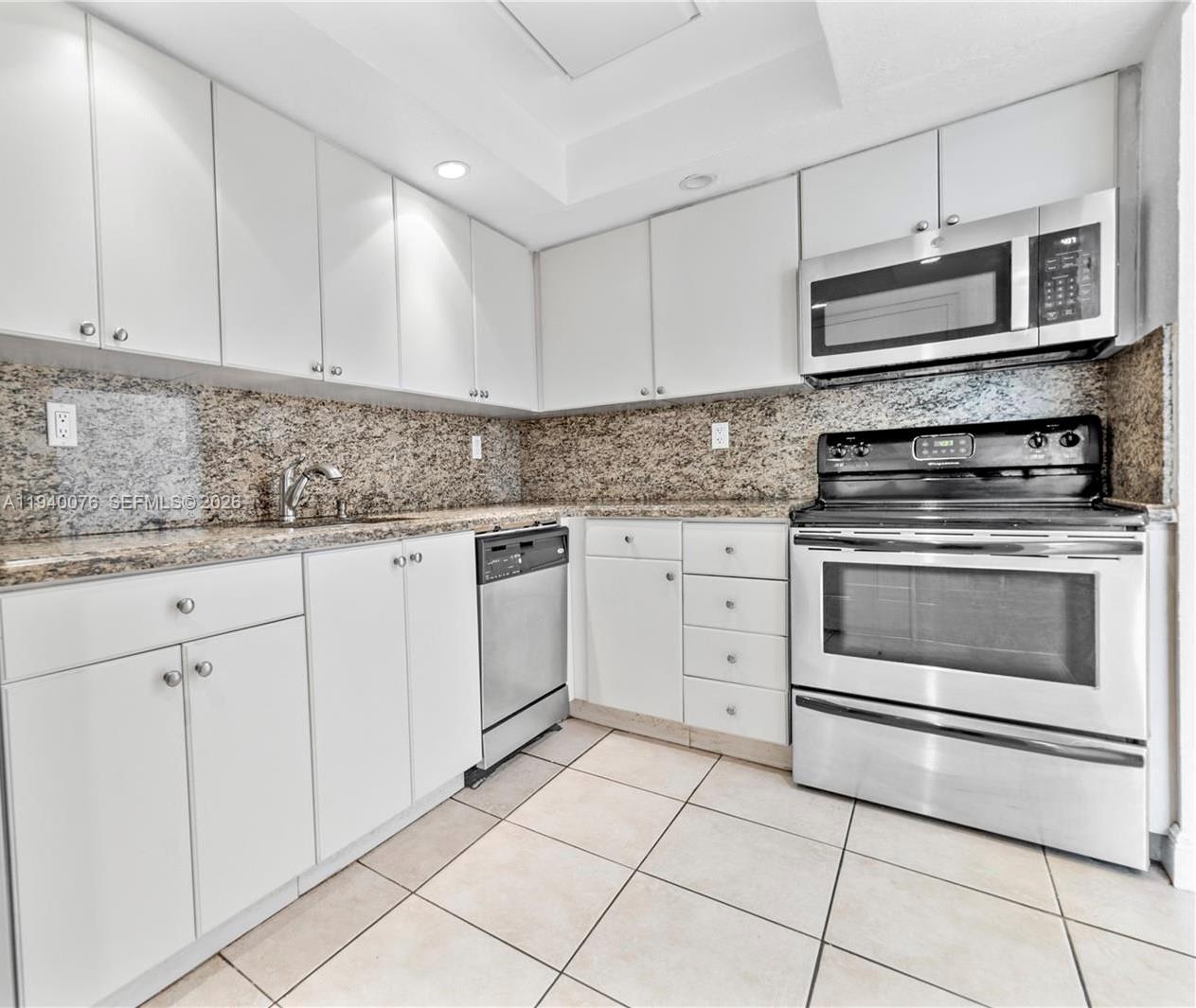 8650 Southwest 109th Avenue, Unit 3230 Miami, FL 33173 - Photo 3 of 39