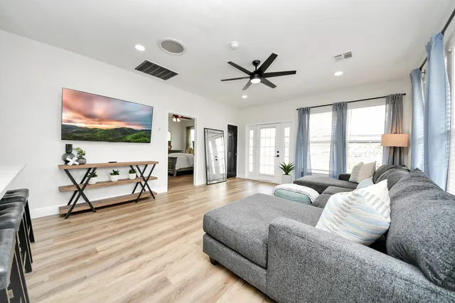 $6,500 | 710 Kipp Avenue, Kemah, TX 77565