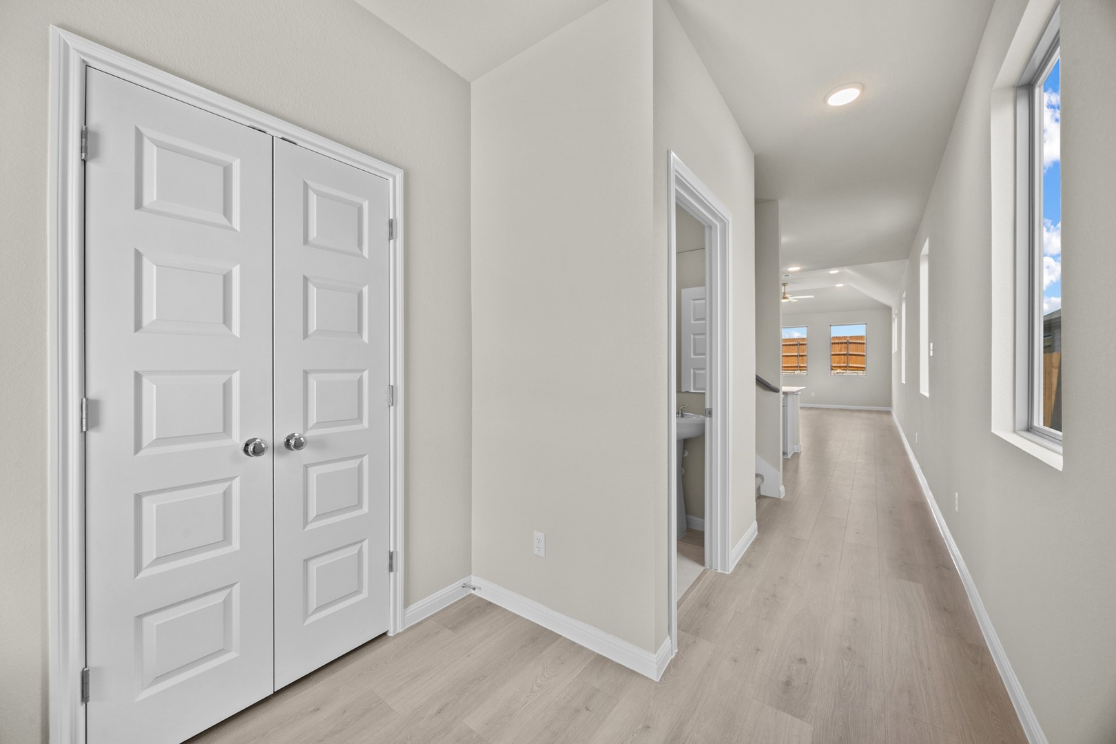 206 Hornet Street Elgin, TX 78621 - Photo 4 of 39