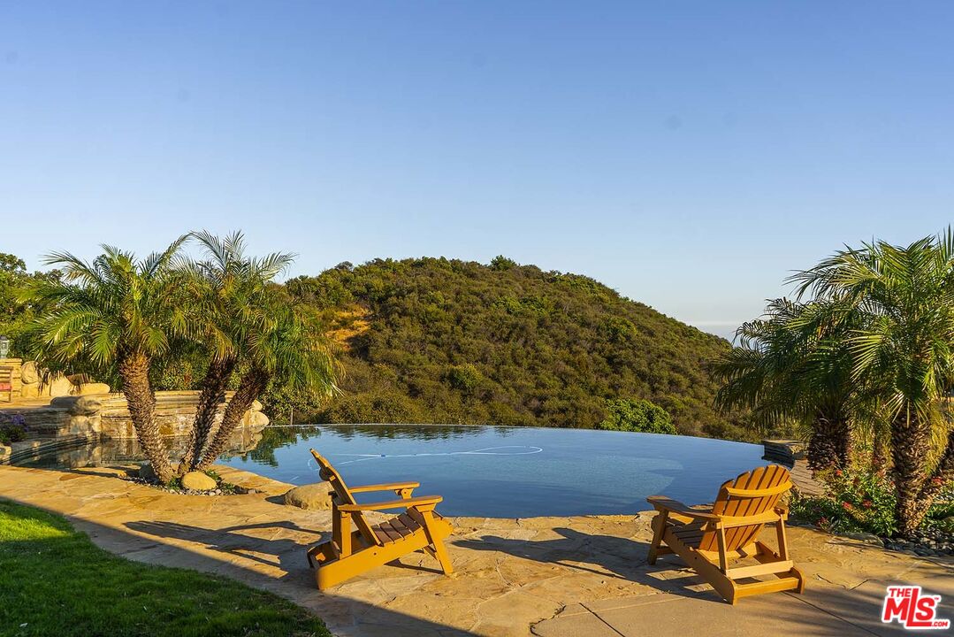 20370 Skyhawk Lane Topanga, CA 90265 - Photo 28 of 43 a view of a backyard