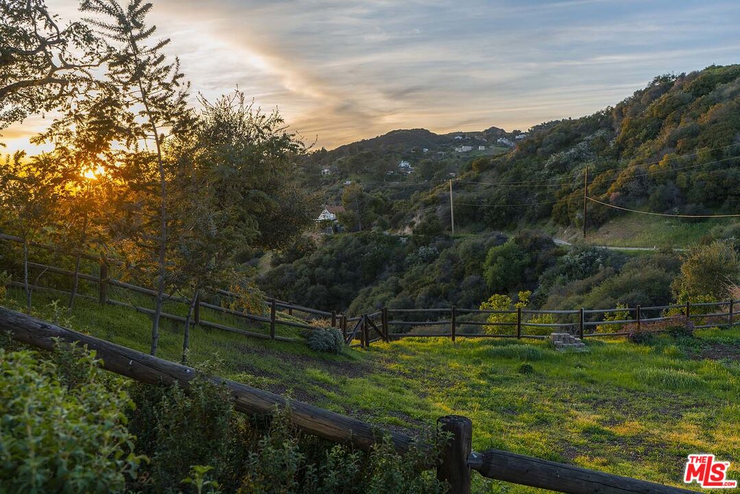20370 Skyhawk Lane Topanga, CA 90265 - Photo 38 of 43 a view of outdoor space and yard