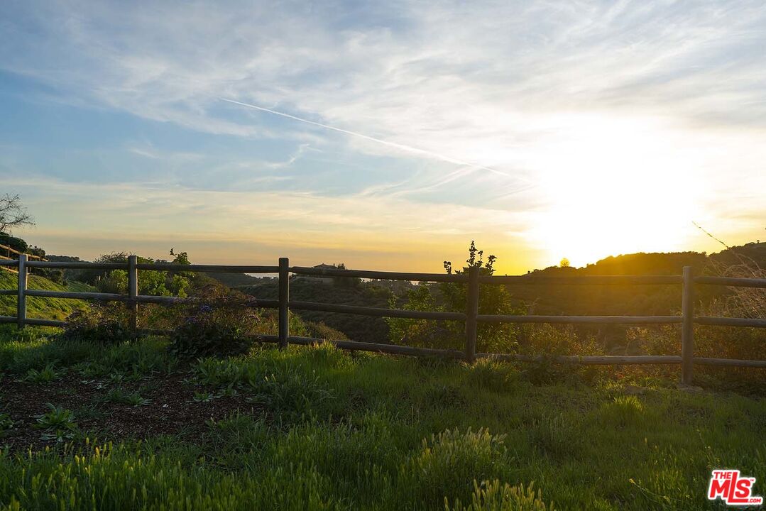 20370 Skyhawk Lane Topanga, CA 90265 - Photo 39 of 43 a view of a backyard