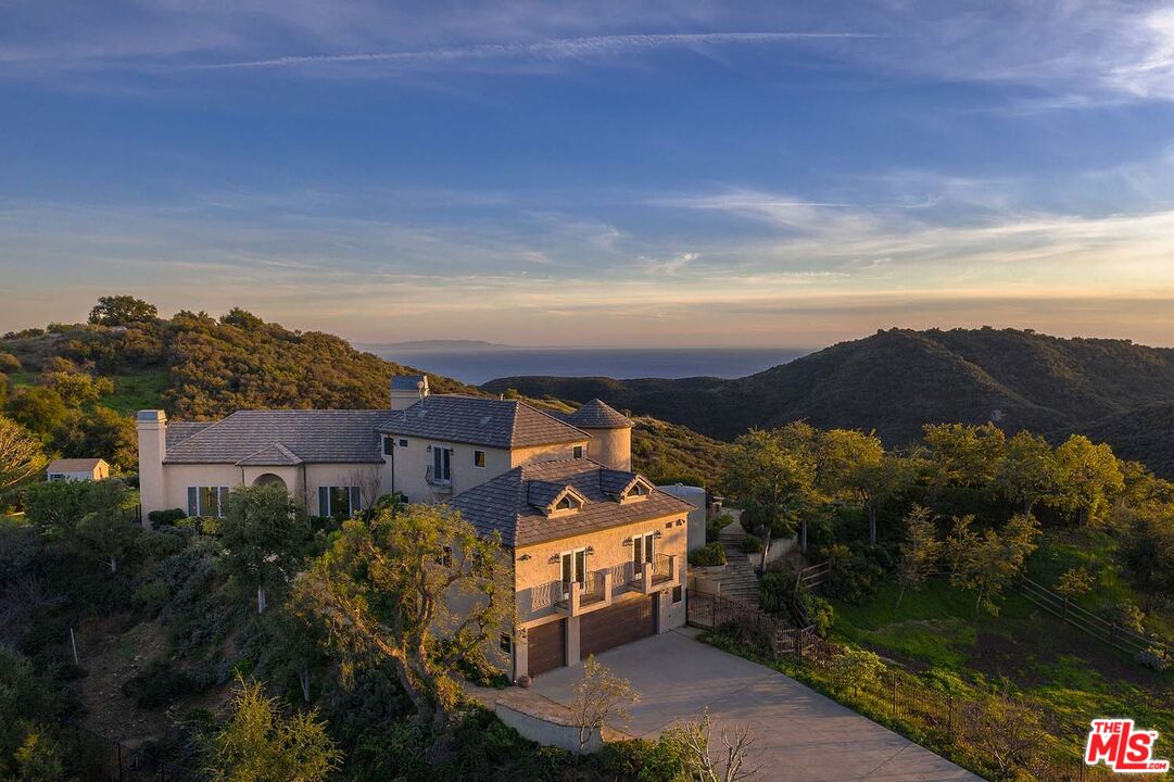 20370 Skyhawk Lane Topanga, CA 90265 - Photo 42 of 43 an aerial view of a house with a garden