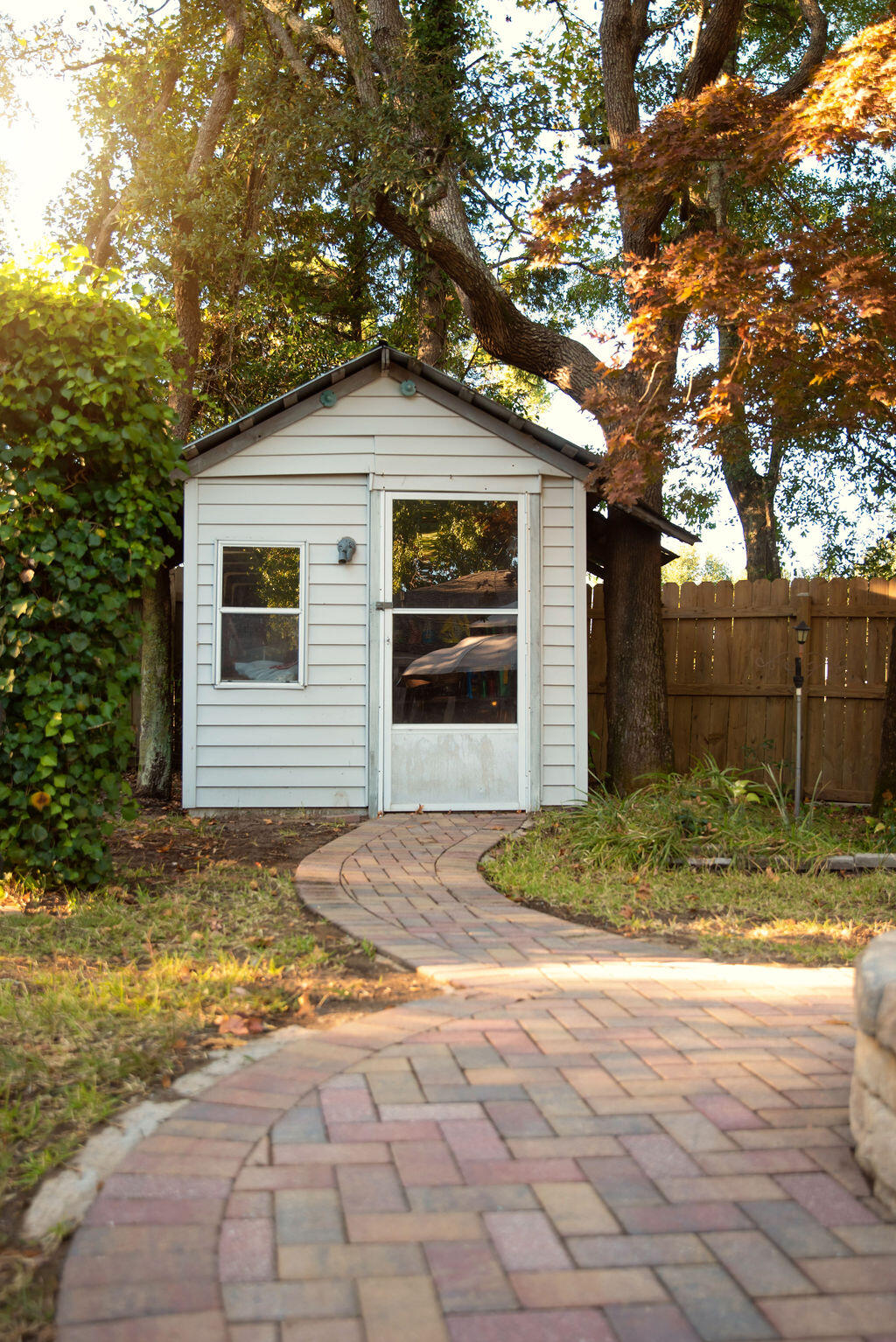 4565 Parkwood Court Niceville, FL 32578 - Photo 46 of 48 a backyard of a house