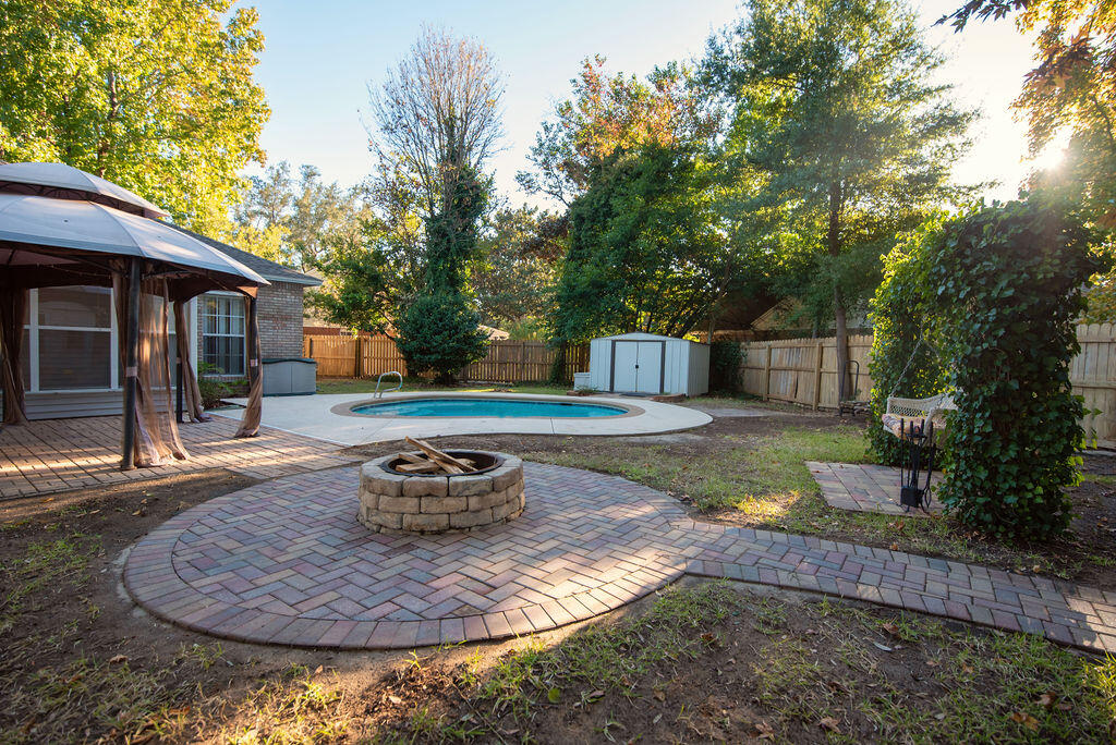 4565 Parkwood Court Niceville, FL 32578 - Photo 7 of 48 a view of a house with backyard