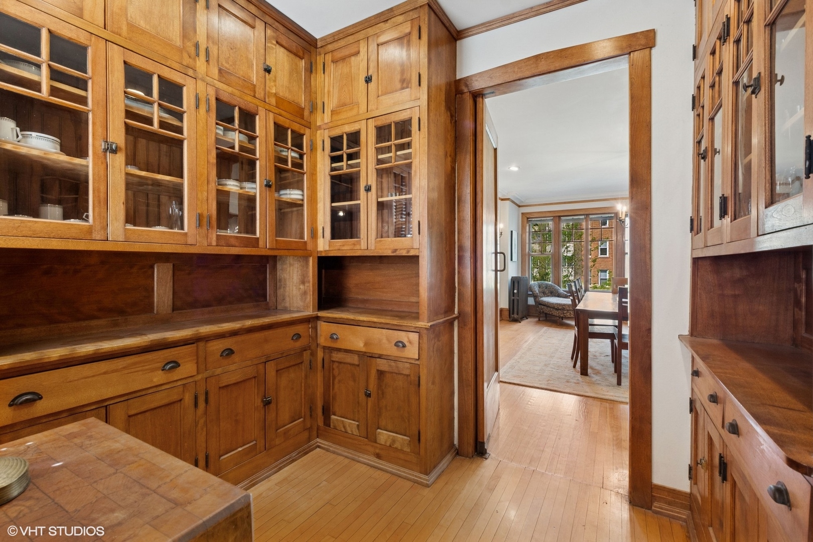 5863 North Kenmore Avenue, Unit 2 Chicago, IL 60660 - Photo 11 of 26 a view of a kitchen with a sink and cabinets