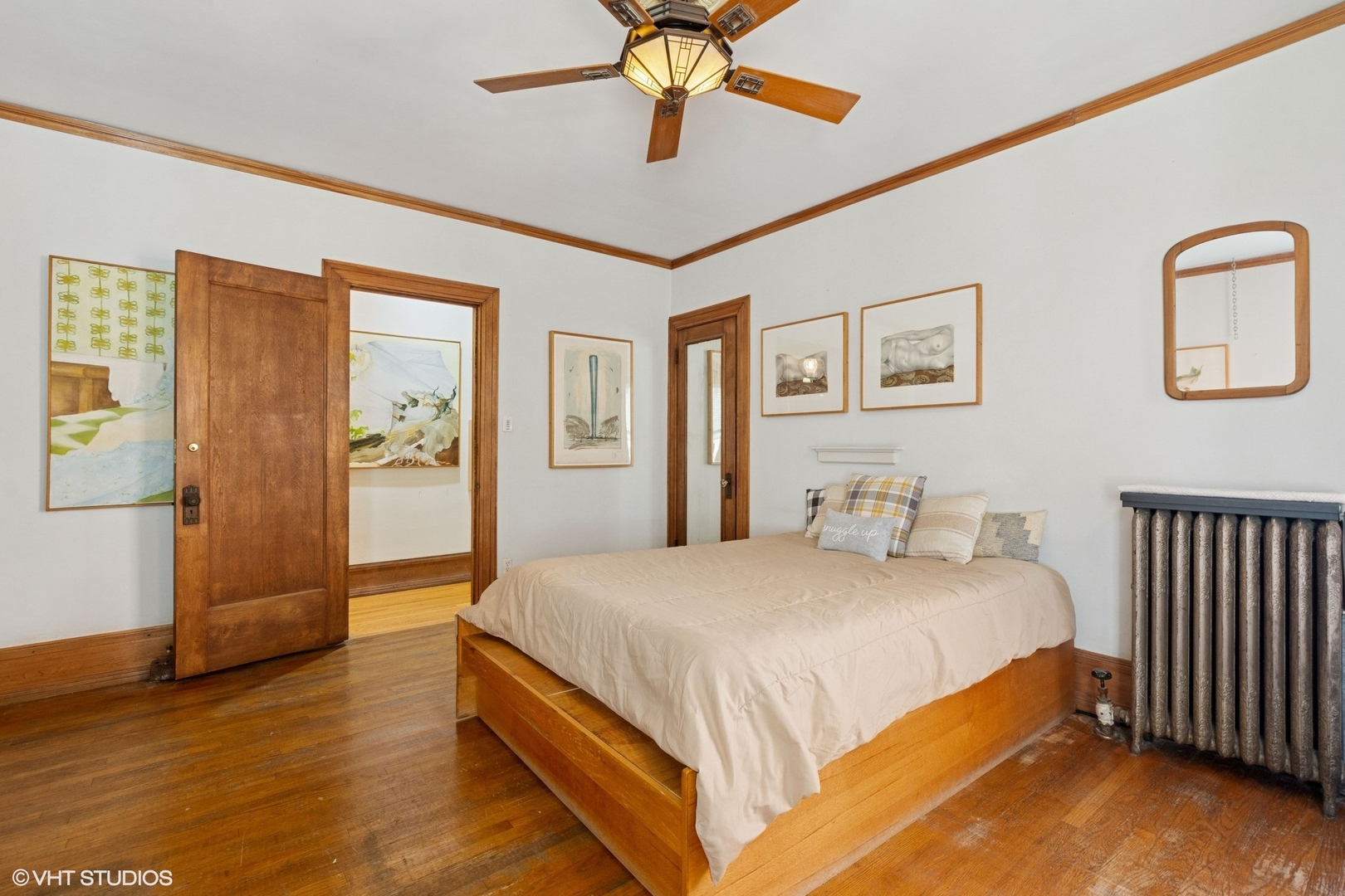 5863 North Kenmore Avenue, Unit 2 Chicago, IL 60660 - Photo 15 of 26 a bedroom with a bed and window