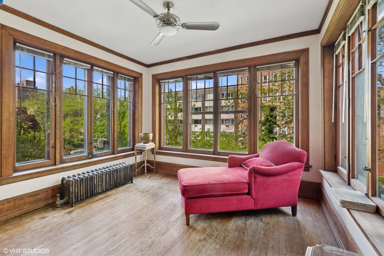 5863 North Kenmore Avenue, Unit 2 Chicago, IL 60660 - Photo 6 of 26 a spacious bedroom with furniture and a large window