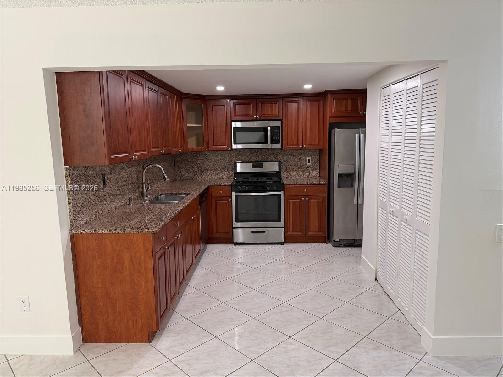 7009 Southwest 115th Place, Unit D30 Miami, FL 33173 - Photo 8 of 22