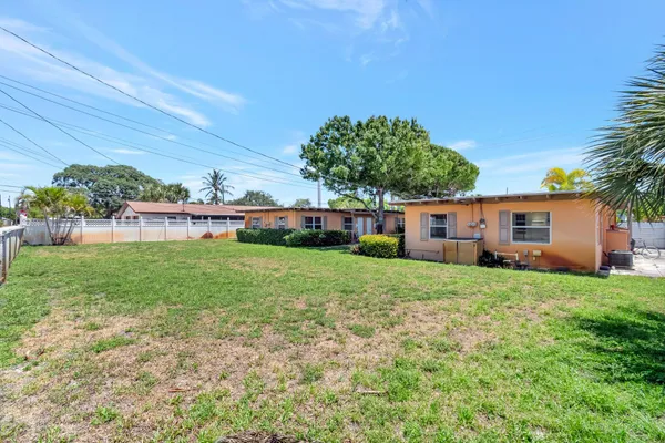 $1,750 | 710 Southeast 4th Avenue, Delray Beach, FL 33483