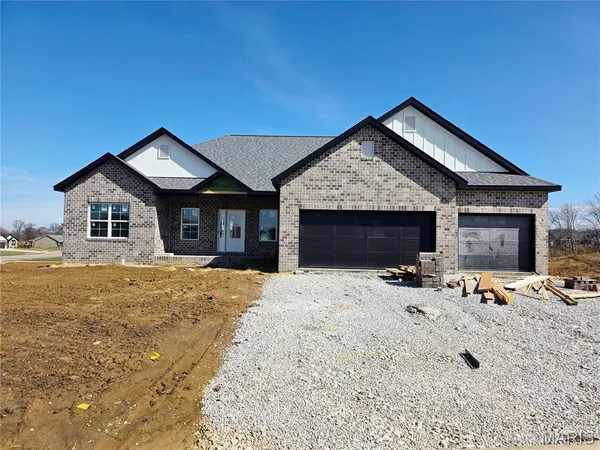 $635,000 | 433 Briarberry Drive, Shiloh, IL 62221