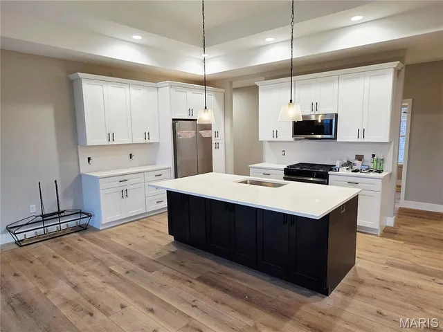 $635,000 | 433 Briarberry Drive, Shiloh, IL 62221