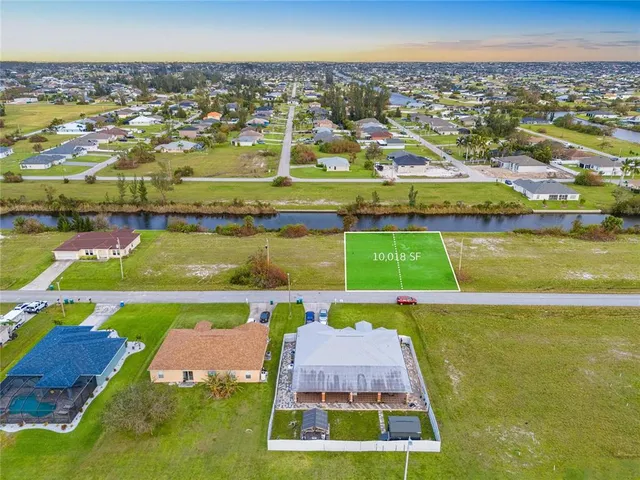 a view of an outdoor space