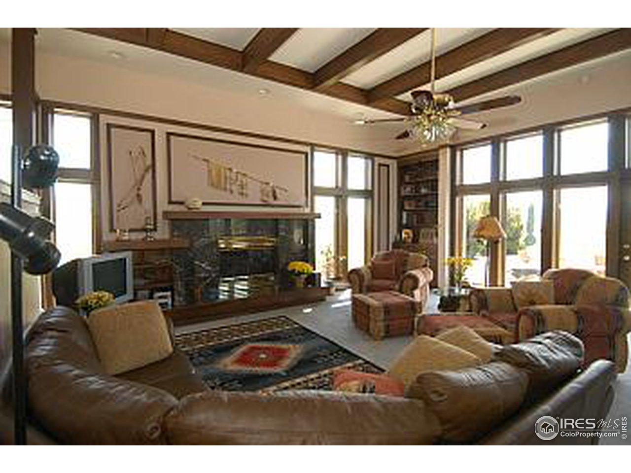 14937 East County Road Longmont, CO 80504 - Photo 7 of 12 living room