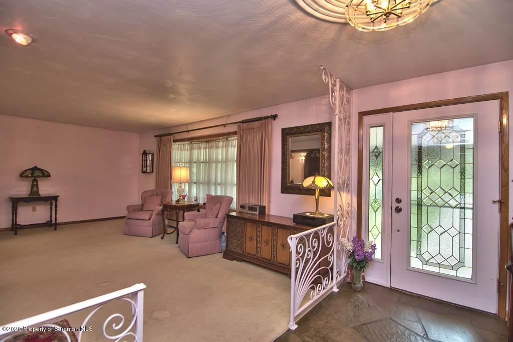 208 Mosswood Road Moscow, PA 18444 - Photo 4 of 65 Gallery Image 4