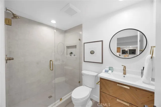 $2,249,900 | 20942 Queens Park Lane, Huntington Beach, CA 92646