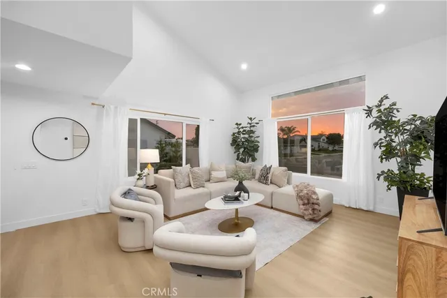 $2,249,900 | 20942 Queens Park Lane, Huntington Beach, CA 92646