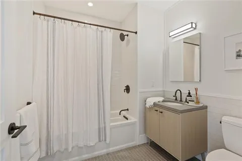 $730,000 | 1001 Julia Street, Unit 6A, New Orleans, LA 70113
