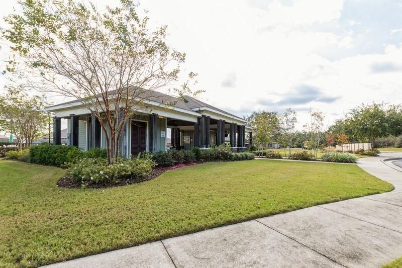 434 Chickadee Street Crestview, FL 32539 - Photo 32 of 38 Community Pool Area