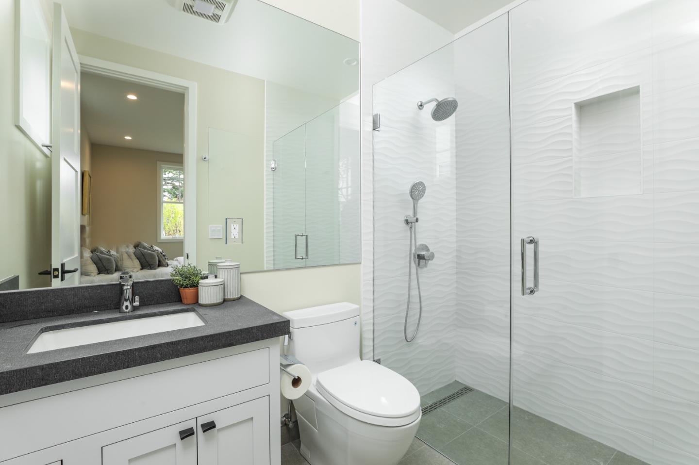 832 Crossway Road Burlingame, CA 94010 - Photo 8 of 50 Gallery Image 8