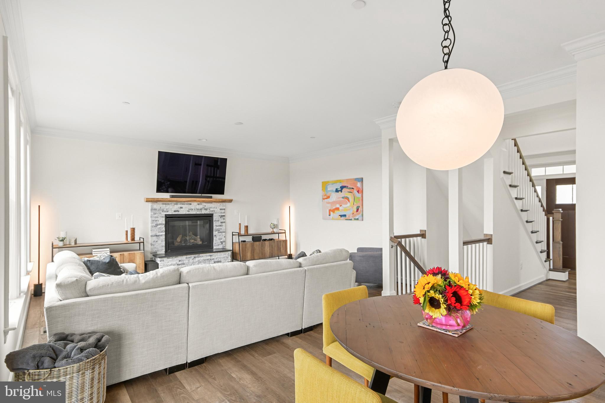 9813 Masser Road Frederick, MD 21702 - Photo 45 of 91 Entertaining is easy in the family room....