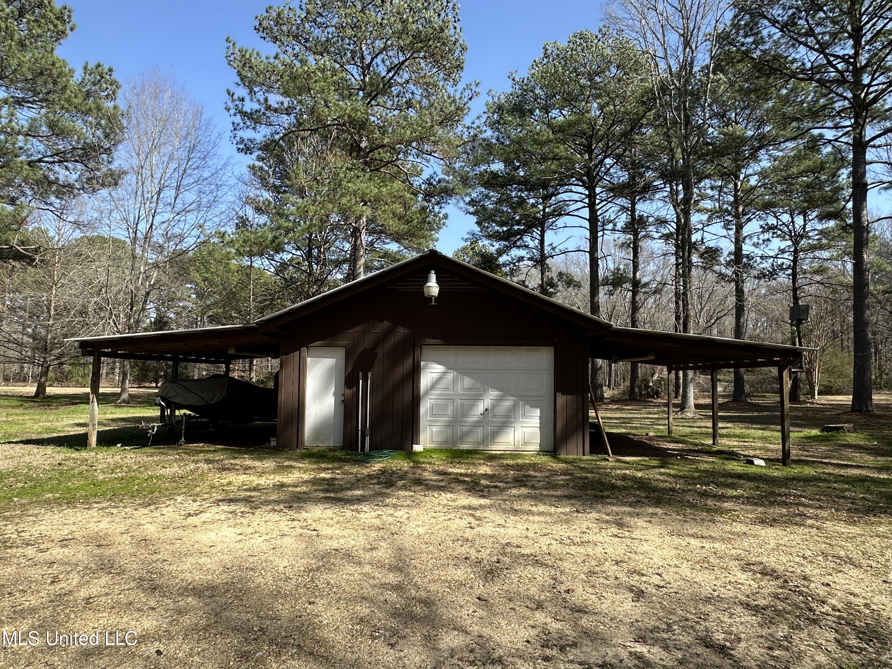 6719 Parsons Road Terry, MS 39170 - Photo 27 of 32 Shop