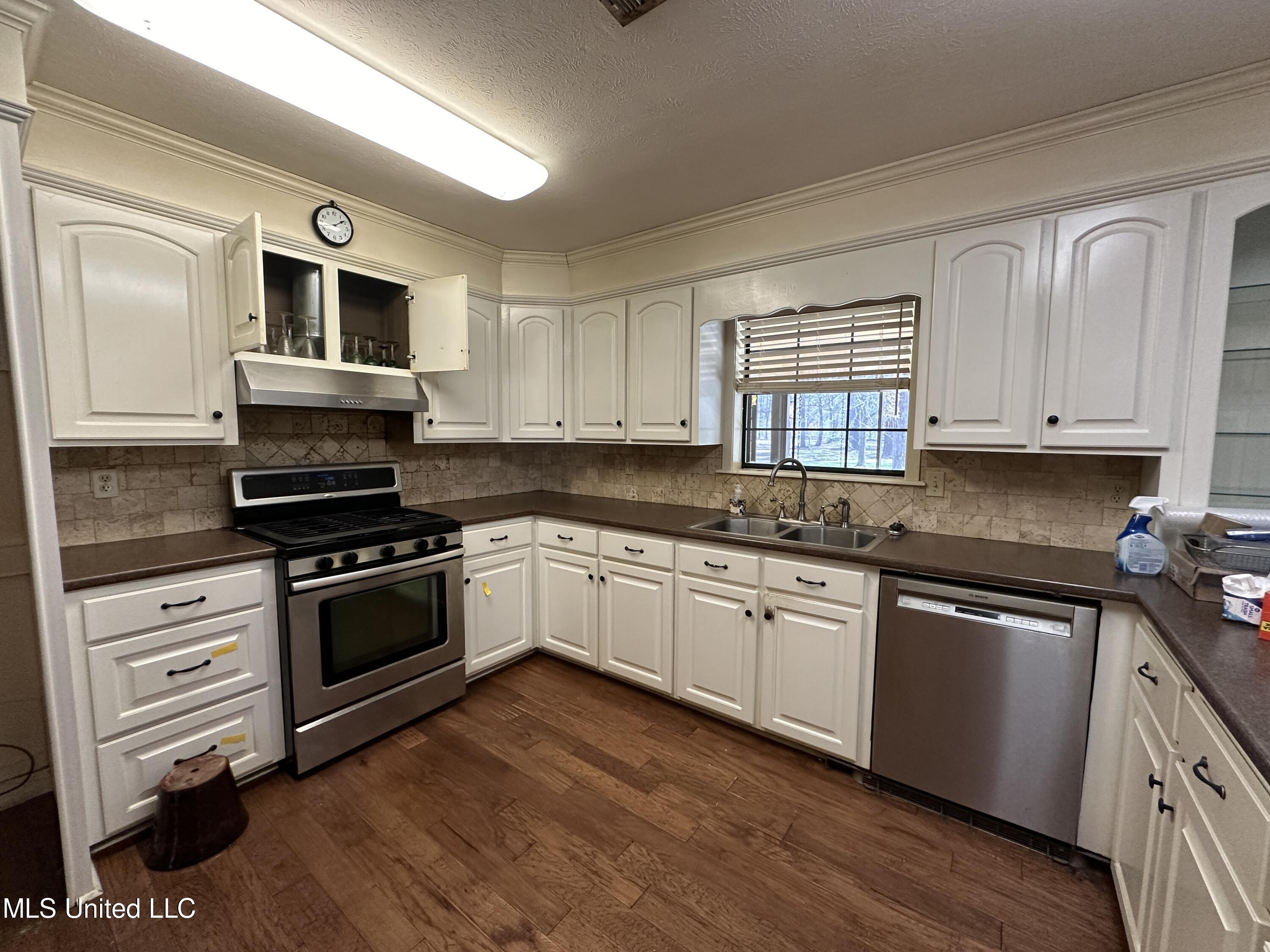 6719 Parsons Road Terry, MS 39170 - Photo 9 of 32 Kitchen View 1
