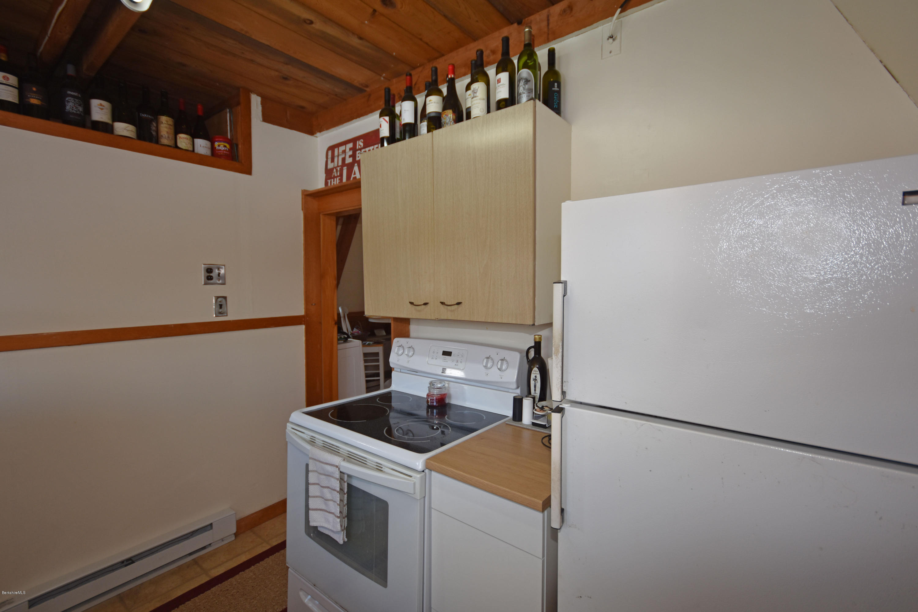 104 Franklin Road Hinsdale, MA 01235 - Photo 11 of 26 Kitchen